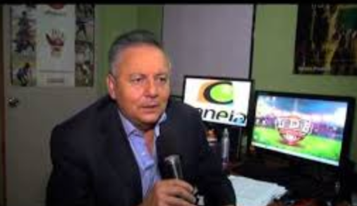 fabriciovelav's tweet photo. Mi generación recordará por siempre a este par de cracks del periodismo deportivo.
Imposible olvidar los domingos ochenteros del Campeonato Ecuatoriano de Fútbol, por Teleamazonas, con los relatos de Patricio Díaz Guevara y los comentarios de Marcos Hidalgo Andrade. https://t.co/5e0XMrQeEo