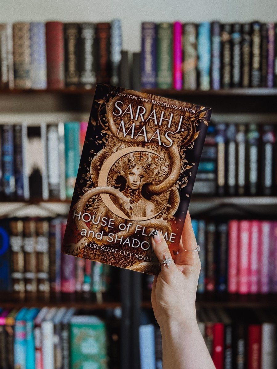 It looks like we officially have a cover for 'House of Flame and Shadow' by <a href="/SJMaas/">Sarah J. Maas</a>! 🌙✨
⠀⠀⠀⠀⠀⠀⠀⠀⠀
The cover completely took us by surprised this afternoon when…
•
instagram.com/p/Cu4ztbqK3-b/