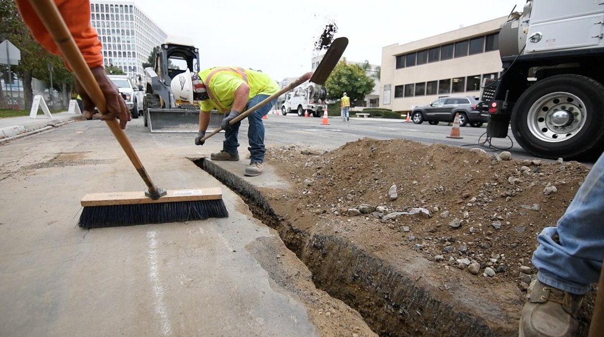 CongruexGroup's tweet image. Project spotlight! With the help of Congruex SCI, Congruex HHS has been taking on microtrenching jobs in the Western United States. This is an example of the #OneCongruex family working together to become self-performing.
#NetworksBuiltBetter #GotGRIT #Telecom #Construction