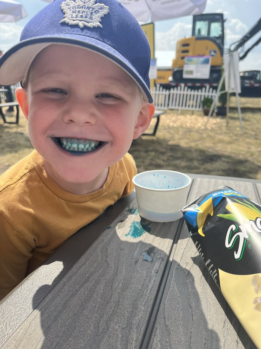 Great snow cones at the <a href="/CortevaCA/">Corteva Canada</a> booth in #aginmotion Kid approved! <a href="/PioneerSeedsCA/">Pioneer Seeds Canada</a> <a href="/rorygregoire13/">rory gregoire</a>