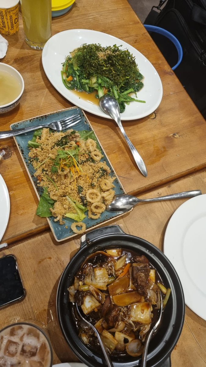 davidfrank893's tweet photo. Dinner with the Lioes (劉家) #dubailife #BeGrateful #FamilyandFriend https://t.co/6cibwUBbbS