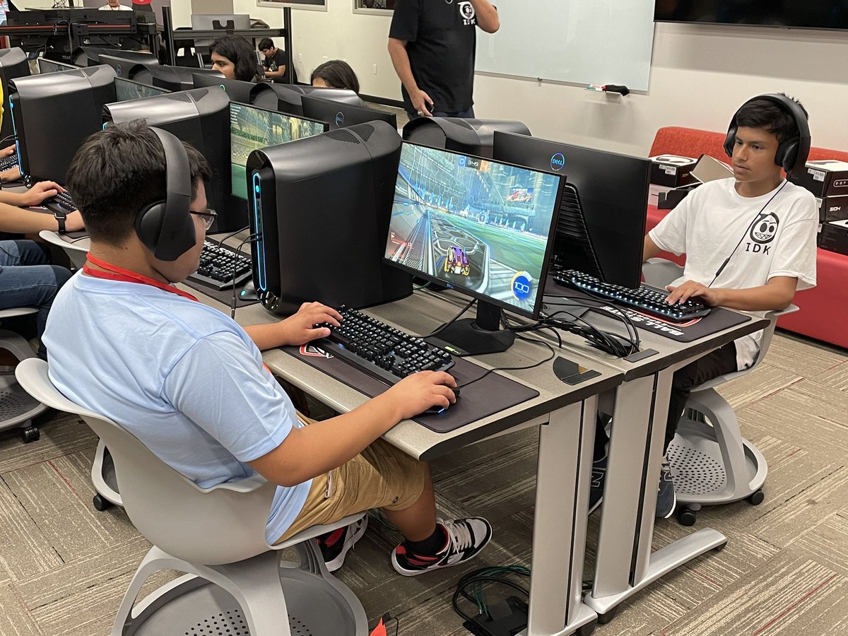 asknquestions's tweet photo. Topping off the Indiana Migrant Education Program EdTecBSU tech summit with a Rocket League tournament @bsuesports studio!!! @ballstatetc @BSUEdStudies @BallState https://t.co/pUm5IPxGNw