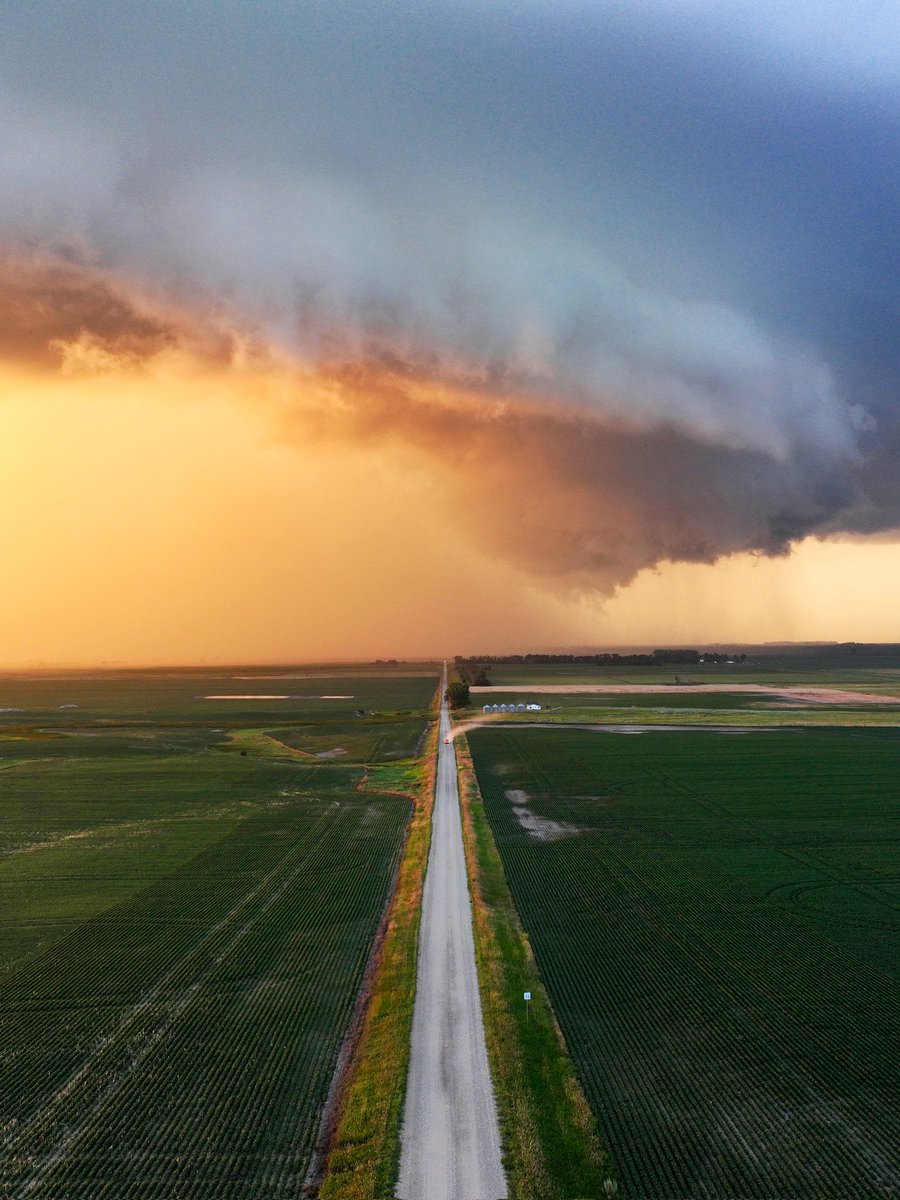 Storm just before sunset last night near Sykeston, North Dakota. Always a good time meeting up with fellow chasers on 'the road less traveled.' #ndwx