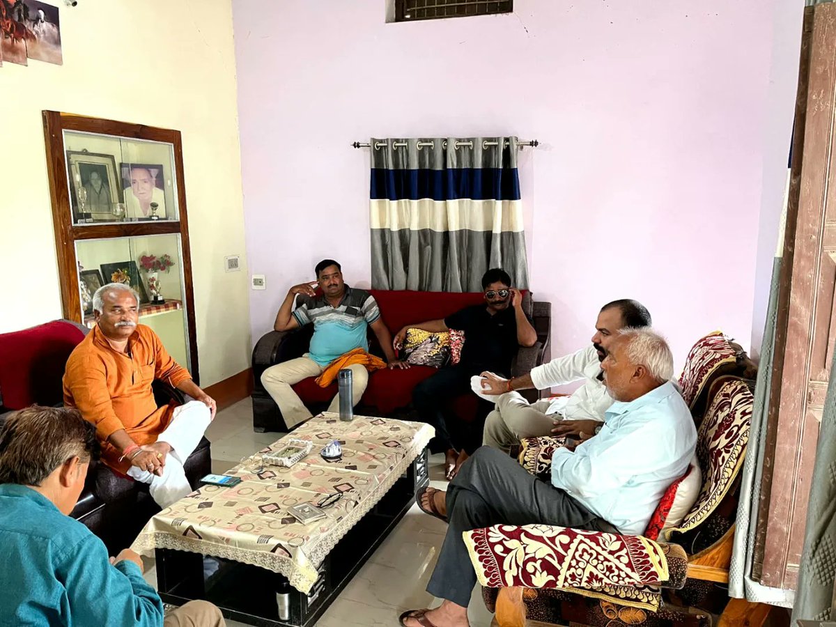 ManjulTripathi_'s tweet photo. #रामपुर_बाघेलान
विभिन्न गाँवो मे अपने परिवारजनों के बीच पहुँच कुशलक्षेम जाना... https://t.co/IWOpMQapt9