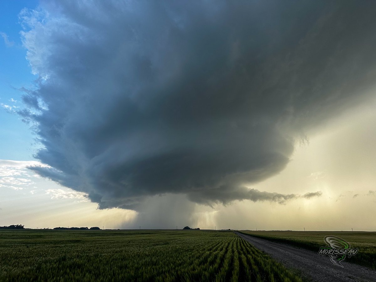 Mothership supercell yesterday NW of Scarth, Manitoba #mbstorm <a href="/weathernetwork/">The Weather Network</a>