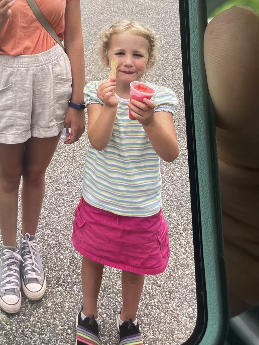 MaynardPolice's tweet image. ⚠️MISSING CHILD⚠️

Maynard Police Department is currently looking for a missing child in the area of Wood Lane.  ￼Ruthie is 4 years old and was last seen wearing the outfit in this picture attached. If any sightings of this child is noticed in the area, call MPD 978-897-1011