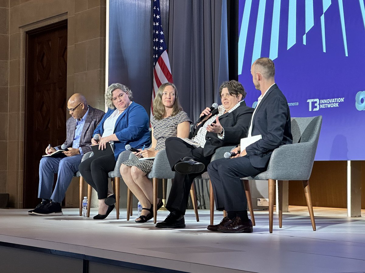 Colin Reynolds | misterreynolds.eth (@misterreynolds) on Twitter photo A convo about LER ecosystem development and implementation w/part of the brain trust at <a href="/USCCFoundation/">U.S. Chamber of Commerce Foundation</a> 🧠 💪🏽 💥 #T3Meeting #SkillsEcosystem #SkillsFirst A convo about LER ecosystem development and implementation w/part of the brain trust at <a href="/USCCFoundation/">U.S. Chamber of Commerce Foundation</a> 🧠 💪🏽 💥 #T3Meeting #SkillsEcosystem #SkillsFirst