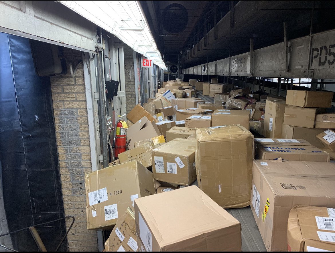 nathano235's tweet image. With the strike EXTREMELY imminent at this point, I thought I’d offer a visual guide to why UPS teamsters are fed up, free of UPS propaganda. This is what it looks like when our preloaders are sorting and loading all the packages for delivery that day. 🧵 1/?