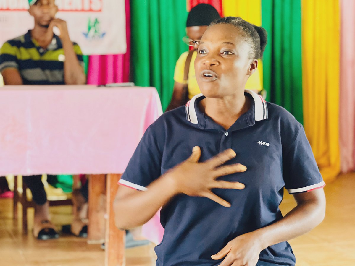 tdssalone's tweet photo. In Gbense C/dom, Kono District, @tdssalone & CIPE partners @SLAJ_Salone & @IRNSalone held a community meeting 4 post-election healing & reconciliation. Tnx 2 @UKinSierraLeone, d #ProDEF project brought 2gether stakeholders,women, youths, CSOs etc who discussed violence prevention https://t.co/8zym8B4SR6
