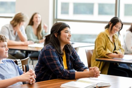 USofMock's tweet photo. USM Statista Reports that 1 in 6 college students studying in the US are foreign nationals, with sizable populations from France, China, &amp; Brazil.

A lawsuit alleges that colleges are accepting higher-paying foreign students while denying American students with similar scores https://t.co/3KCuj5YJLz