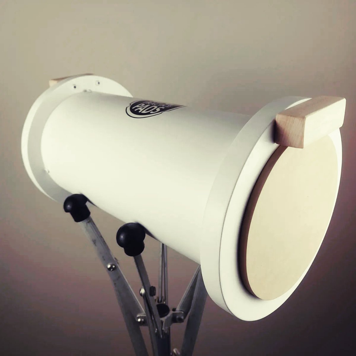 Our #marching basspads are 14" wide, with thicker gum rubber and a maple rim block 👌🏻 
#handmade in #Canada 🇨🇦
#shipping #Worldwide 🌐
madpracticepads.com