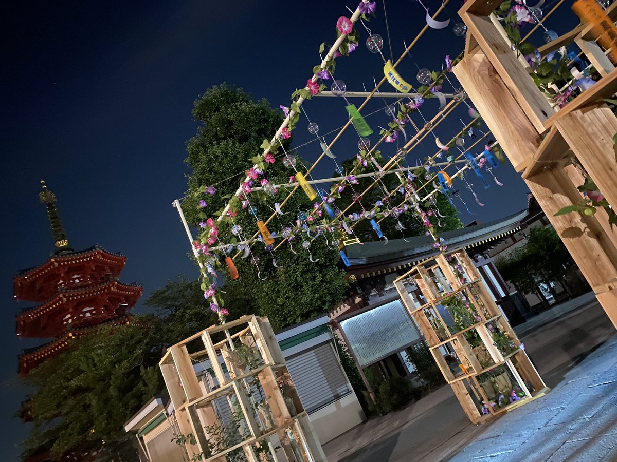 daishionepark's tweet photo. #拡散　#RT お願いします🙇‍♂️
地域の子どもたちと作った
🌿みどりの風鈴回廊🎐

#おはようございます！
#川崎大師風鈴市、暑さに負けず盛り上がってます^_^

��日のみ風鈴流しのため夜19時まで開催！涼しいうえに、回廊もいい雰囲気✨
 
ぜひご覧ください！

#川崎大師 #風鈴市 #大師仲見世  #大師ONE博 https://t.co/aZdxrWgzPl