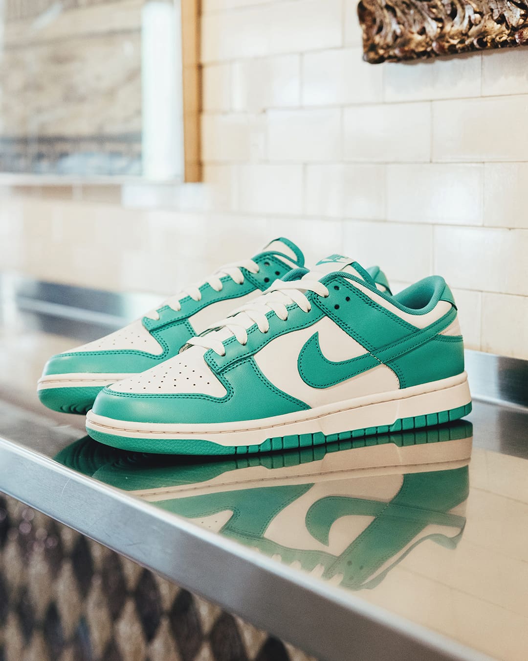 Nike dunk sb clear jade sale