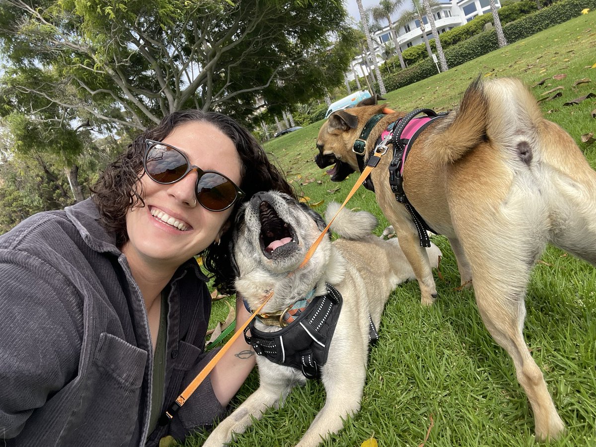 This is what I get for trying to take a cute pic with my dogs 🤦🏻‍♀️😂

But for real I’m not sure what I did to deserve these dogs but boy am I thankful for them. Was really in a funk today and a walk + grass cuddle sesh has made a world of difference.