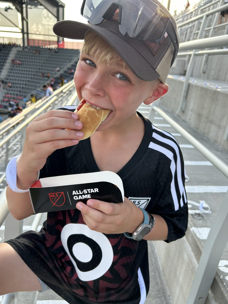 Best parts of #MLSAllStar game. New Jersey, <a href="/Target/">Target</a> gift card, and hot dog 🌭! Go <a href="/MLS/">Major League Soccer</a> players! <a href="/Arsenal/">Arsenal</a>