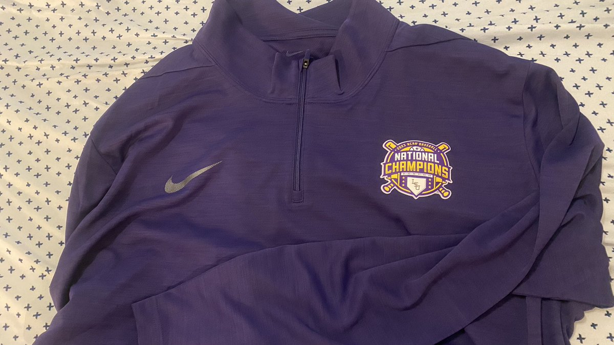 Remember the time LSU baseball came out of the loser’s bracket against Wake Forest and Tennessee to advance to the College World Series Final? 

Wow, inspiring. 

Anyway my new natty quarter zip came in today https://t.co/toQR8i9XKT