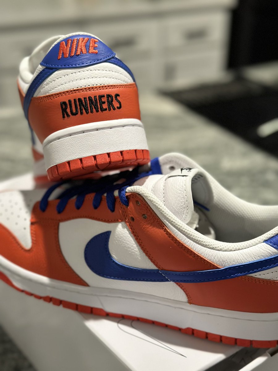 DrKen_sportsmed's tweet image. Getting ready for the new school year #TeamDoc #LetsGo210

@Nike @Jumpman23 come save us.