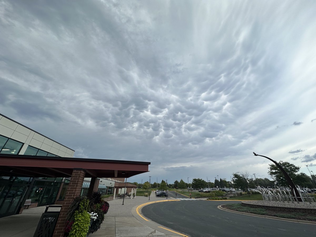 ⁦<a href="/McDermedFox9/">Jennifer McDermed</a>⁩ ⁦<a href="/fox9weather/">KMSP FOX 9 Weather</a>⁩ some fun clouds floating over the Eden Prairie community center