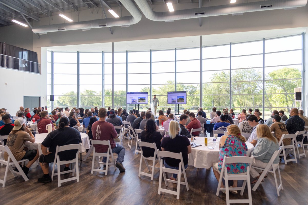 SellmarkCorp's tweet photo. Today we had our Q2 update to inform the team how the company is performing and followed it up with lunch and team building activities!
We are so thankful for our hard working team here at Sellmark! Keep up the great work everyone! #Sellmark #companyupdate https://t.co/WHaGubdTiw