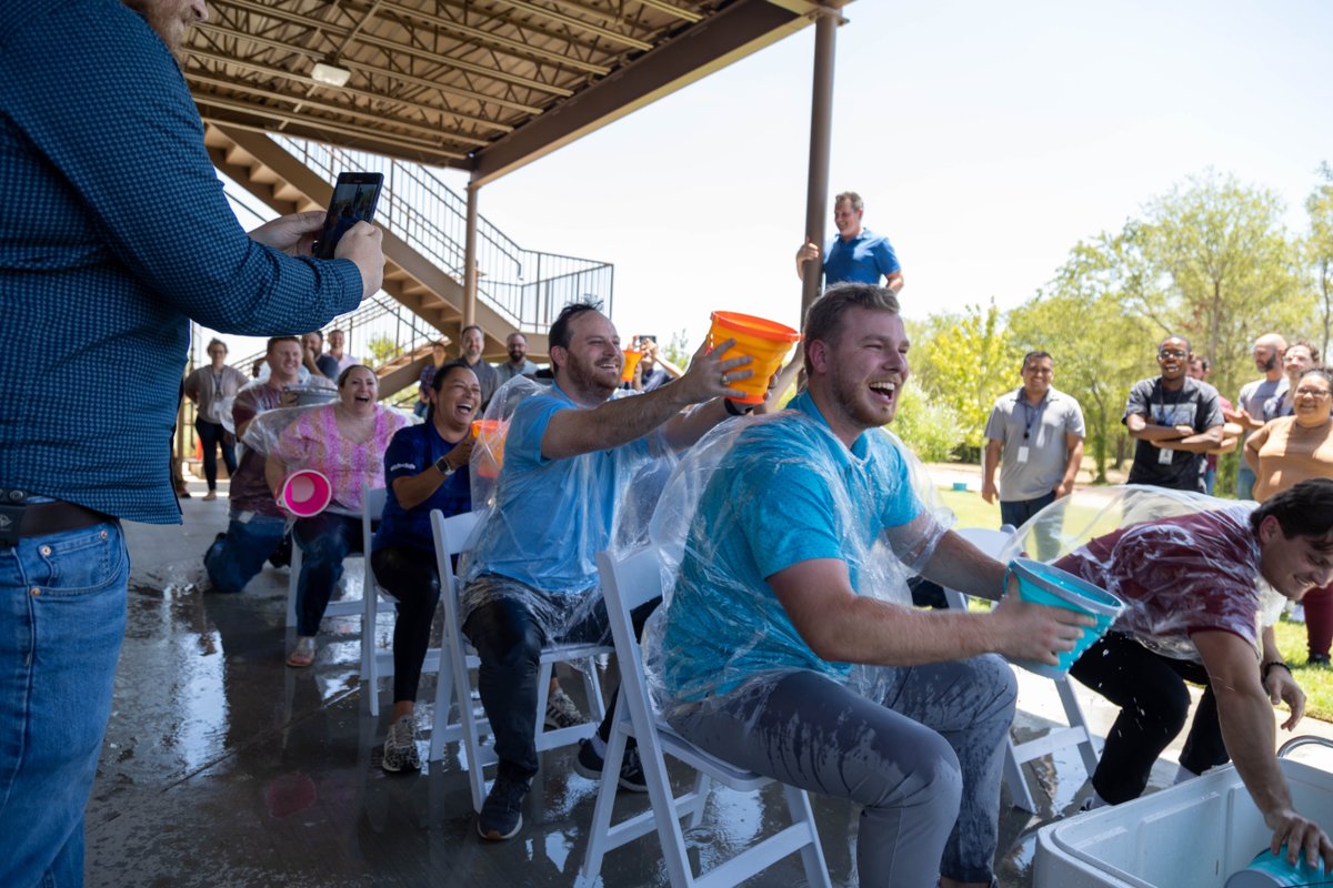 SellmarkCorp's tweet photo. Today we had our Q2 update to inform the team how the company is performing and followed it up with lunch and team building activities!
We are so thankful for our hard working team here at Sellmark! Keep up the great work everyone! #Sellmark #companyupdate https://t.co/WHaGubdTiw