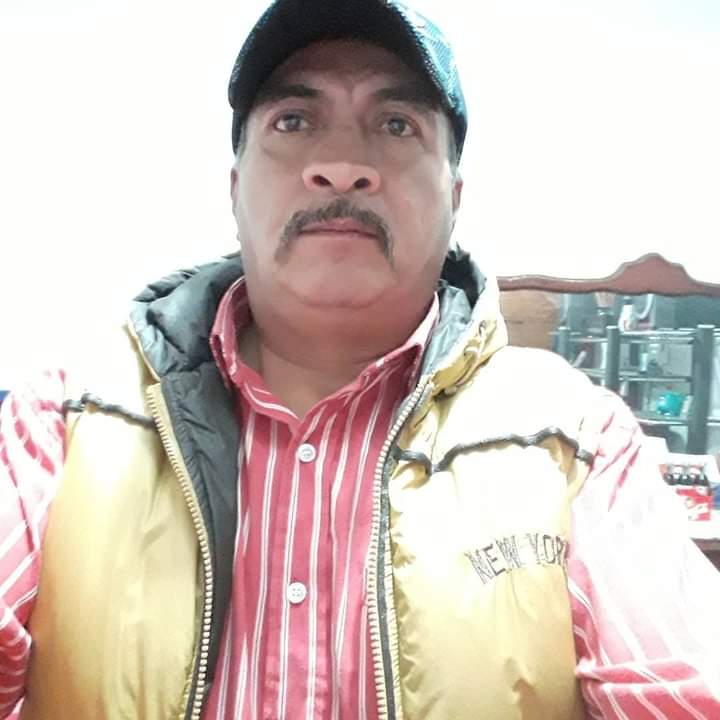 checolino377627's tweet photo. Que les parece este bigoton la tiene muy rica y sabe deliciosa ya la probé. https://t.co/RpmCsxDmhh