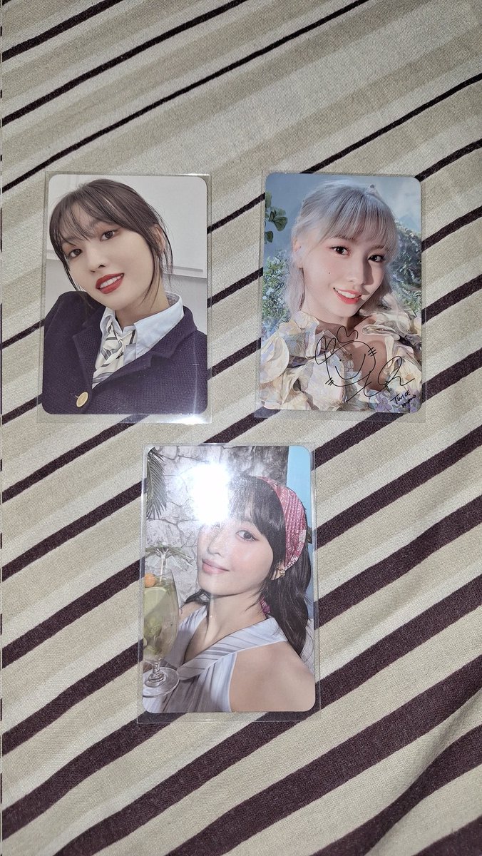 leafarqt's tweet photo. wts lfb twice ph
!! pls help rt !!

rfs: need funds / qs

nayeon signed set -540
momo signed set - 500
jihyo signed w chae - 310
dahyun signed set - 520

sdd / ggx

t. twice m&amp;m more and more taste of love tol formula of love nayeon momo jihyo dahyun chaeyoung https://t.co/AJkwBR8NhK