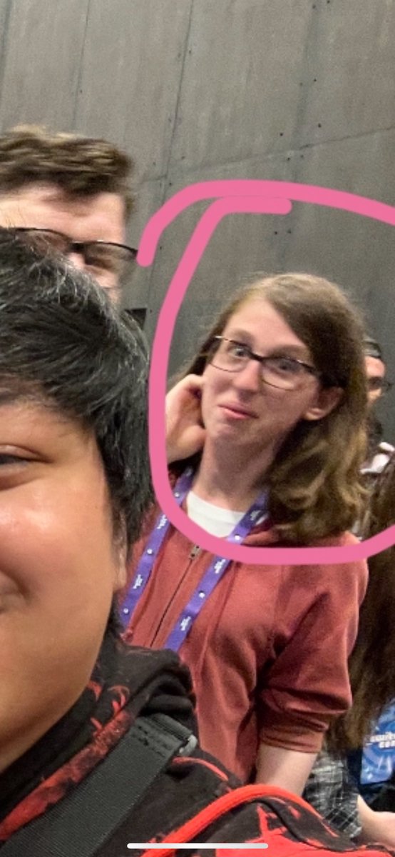 I took this pic with TapL AND FOUND THIS-

TWITTER THIS IS NOT EDITED /SRS

THIS WAS AT THE #TwitchConParis MINECRAFT MEETUP! HELP ME FIND THEM  0-0