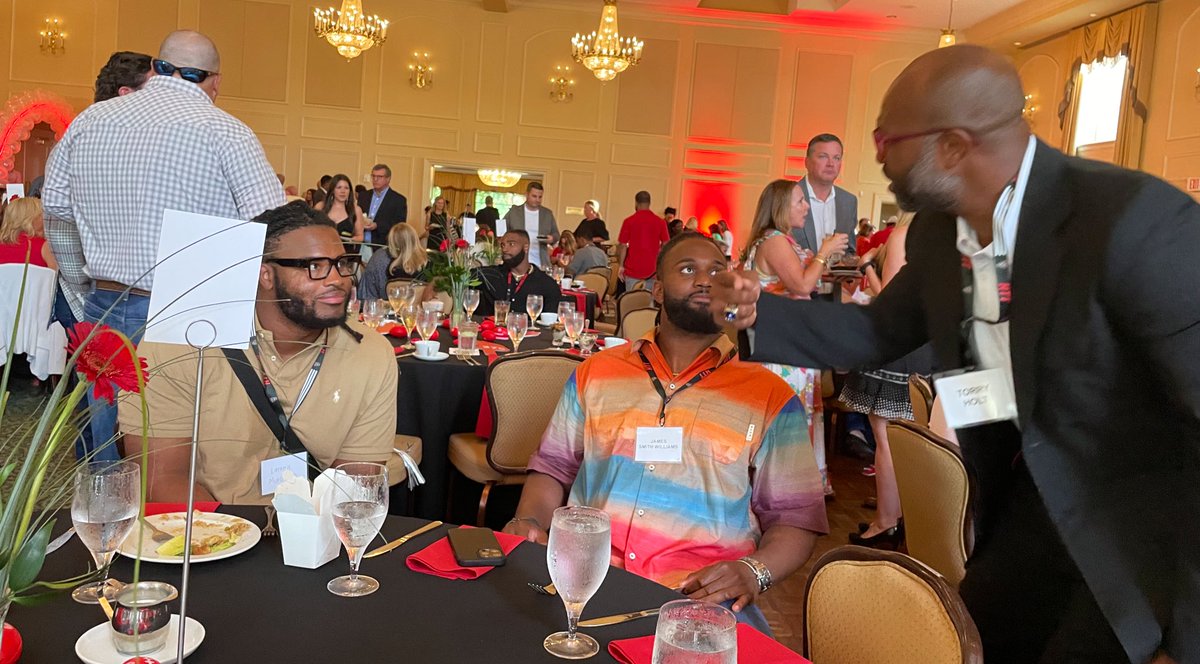 Not often you can see Torry Holt catching up with Larrell Murchison and James Smith-Williams. Really cool event tonight for @packofwolvesnil and @SavageWolvesNIL.