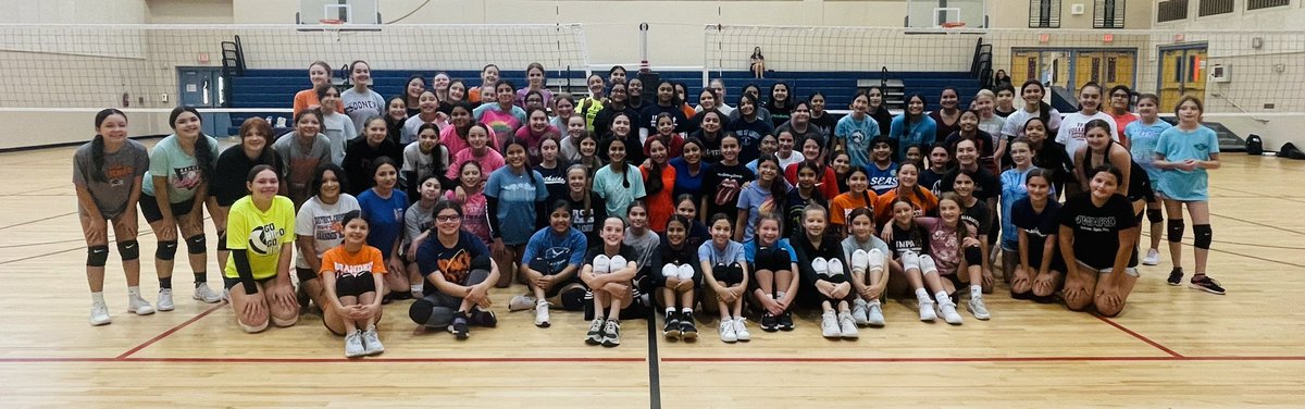 BrandeisVB08's tweet photo. 🏐2023 MS Camp went GREAT! 🏐 Thank you to @coach_starling and @NISDGarcia for letting us use their gyms this week, we appreciate you!
#futureBRONCOS 💙🧡
@geriberger08 @CBruce_Sr  @NISDStinson @NISD_Athletics https://t.co/joiZioaOEZ