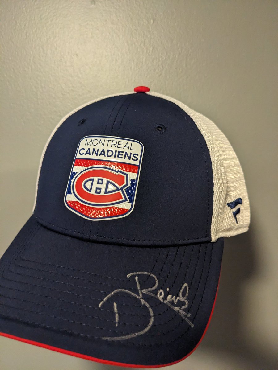 Et voilà la casquette, merci @CanadiensMTL #GoHabsGo #2023NHLDraft #Reinbacher