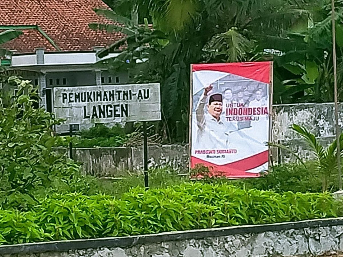 _TNIAU's tweet photo. Apabila airmen semua menemukan adanya ketidaknetralan anggota TNI AU dalam Pemilu 2024, mohon dapat dilaporkan ke Satpom Lanud setempat atau melalui medsos resmi TNI AU. Sekali lagi airmin mengucapkan terima kasih. https://t.co/bbdQiAih9T