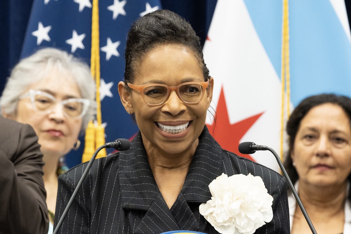 Mayor Brandon Johnson tweet media