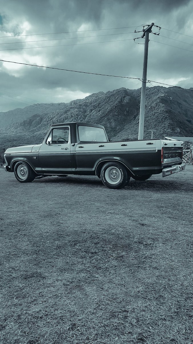 collinomotors's tweet photo. ¿Es tu chata tu mejor amiga?
No tenemos pruebas, pero tampoco dudas.

Aprovecha la fecha y hacele un regalo del catálogo de Collino!🎁

Propietario: @lucasrivalta 
#fordf1000 #diadelamigo #friendship #f100custom https://t.co/kU9NAI8X4q
