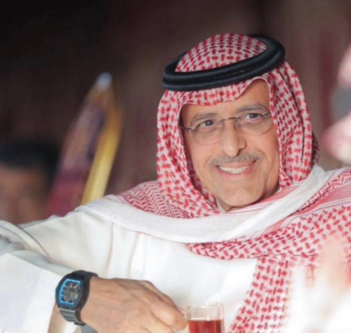 7amadQalam's tweet photo. إنتقل إلى رحمة الله تعالى  #عبدالله_عبدالرحمن_العقيل
مؤسس مكتبة جرير 
غير إنه صاحب أشهر مكتبة بالخليج
رجل خيّر كرس حياته للمشاريع الخيرية
 و الانسانية وكفالة الأيتام والمحتاجين 

دعواتكم له بالرحمة والمغفرة🙏🏻 https://t.co/Cxxu1MfSlb