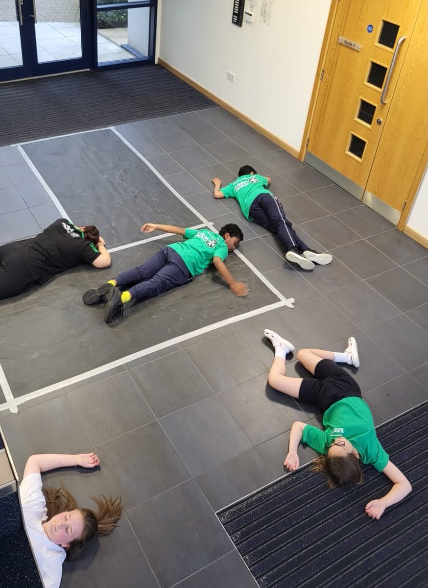 StJohnRugbyASU's tweet photo. Tonight's last #cadet session of the summer term included a #firstaid #scenario based around mass casualty management but more importantly recognising the #dangers posed to medical responders #STEP123 @sjacovwarks @SJAWestYouth @SJAYouthEng @stjohnambulance https://t.co/2p7QleocKa