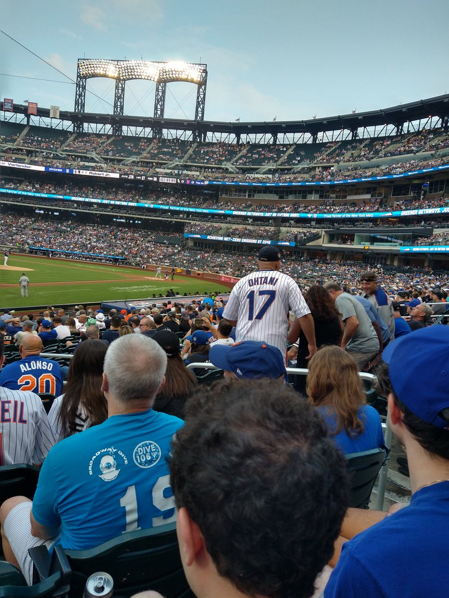 Aux Mets avec <a href="/eboz8/">Dany</a> il y un partisan prêt pour Ohtani!