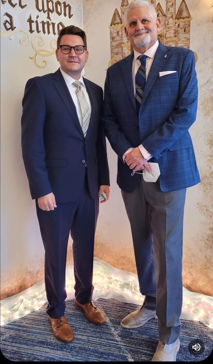 PhilTweaton's tweet photo. The guy  w/ glasses is 1 of the best educators I've had the opportunity 2 work alongside. @StoweFoSho begins year 2 as a campus principal. Chris is fw-thinking, intelligent, builds capacity n others, &amp; remains calm n all situations. 2 him &amp; all educational leaders - pulling 4 u! https://t.co/s0kZmodRXz