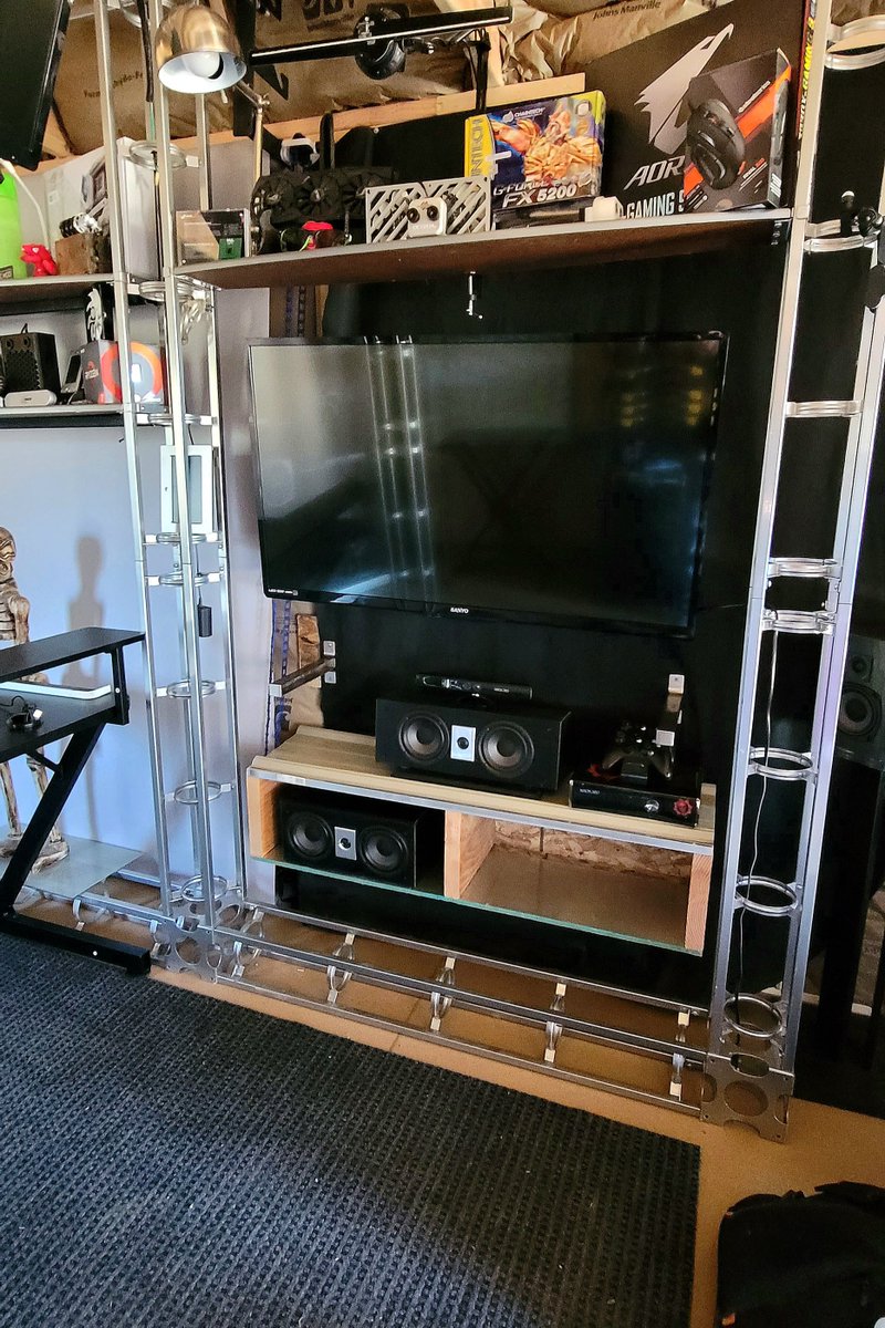 EnviousMods's tweet photo. Just finished the rough mockup of the floating shelf for the Podcast Studio.
Up next, metal fab, primer/paint and top shelf!
#enviousmods #diy #floatingshelf #podcaststudio #podcast #studio https://t.co/mJBg0r4e2E