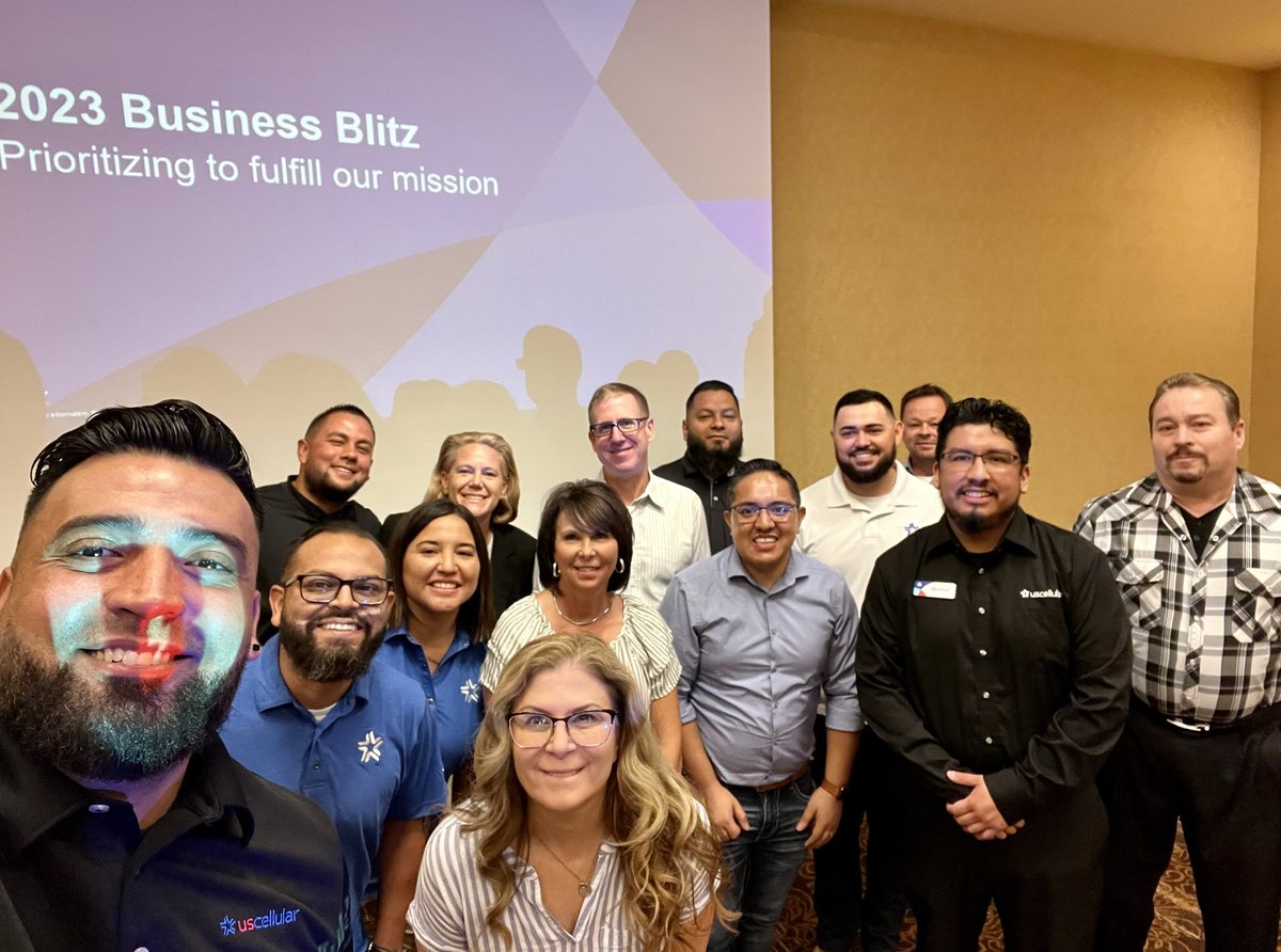 RMTMobile's tweet image. Final day of @UScellular business blitz in Yakima discussing how to drive towards excellence while staying true to our values. Thanks to all the associates who shared your time and experience! Biggest thanks to Robert Jakubek showing me how it’s done! #connectingtowhatmattersmost