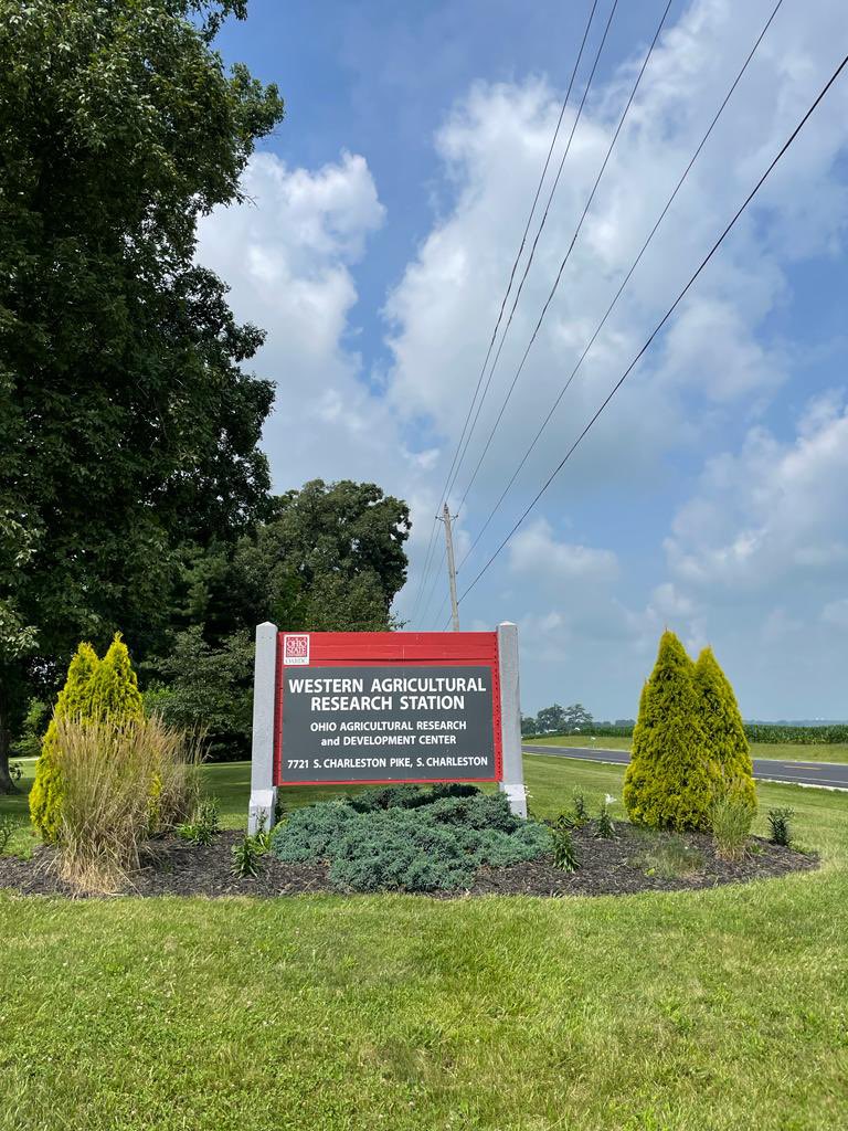 OrtezCornCrops's tweet photo. We discussed #Agronomics for #Sunflower production at the 2023 Western Agronomy Field Day this afternoon. 

Current projects explore full season crop and double crop options in Ohio 🌱🌱🌻🌻
@JoeDavlin 
@OSU_IPM 
@ohiomycete 
@OSU_Agronomy 
@OSU_HortCropSci 
@CFAES_OSU https://t.co/wZDy7CYSbC