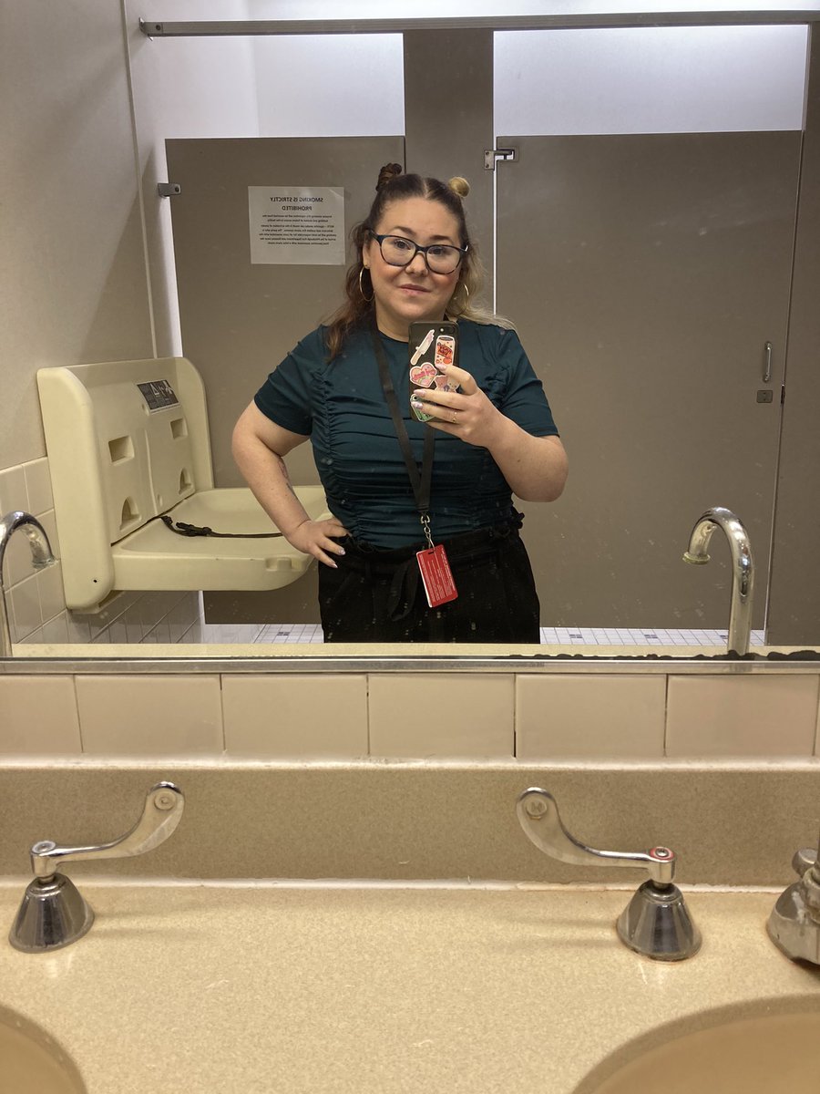Sour_cerous's tweet photo. This is 29! Divorced, new big girl job, thriving. Happy. https://t.co/PJqXAWNRFs