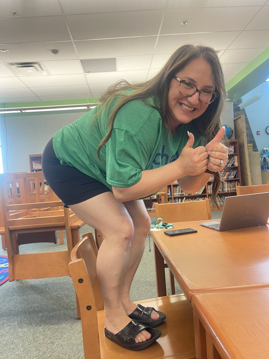 POV: A random lizard is discovered loose in the media center where you just finished a 3 hour meeting, and you turn to look at your fearless leader behind you. 😂 <a href="/A_MinearAHL/">Dr. Amanda Minear</a>