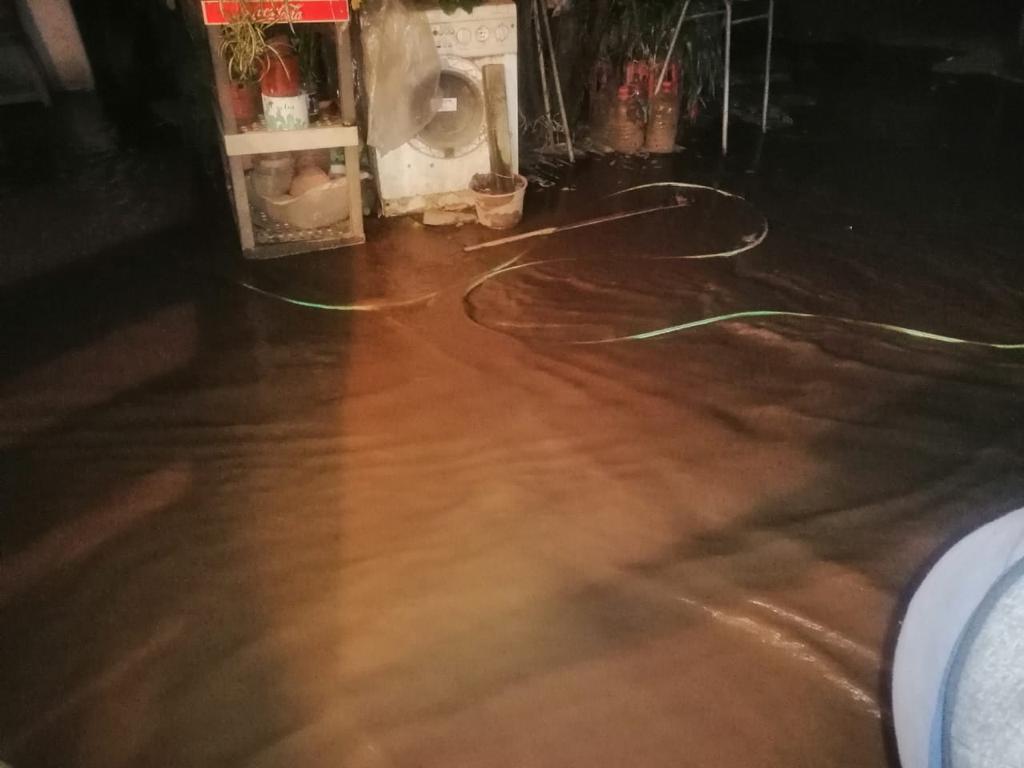 iam_camilo's tweet photo. @esval_chile AYUDA, EN AVENIDA EL TRABAJADOR 1298, QUILPUE, RUPTURA DE MATRIZ, LOS TELEFONOS NO CONTESTAN https://t.co/QmLAnYg966