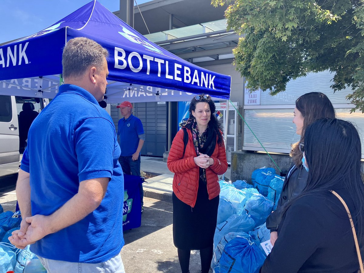 PhilTing's tweet photo. Thanks to @SFBottleBank for showing my summer interns your mobile recycling pilot program, launched by my 2019 bill, #AB54. In the last 18 months, 3.5 million+ containers were turned in, giving $180,000 in CRV deposits back to consumers! More info: https://t.co/pFkPueQqBk https://t.co/aN7MwStjzN