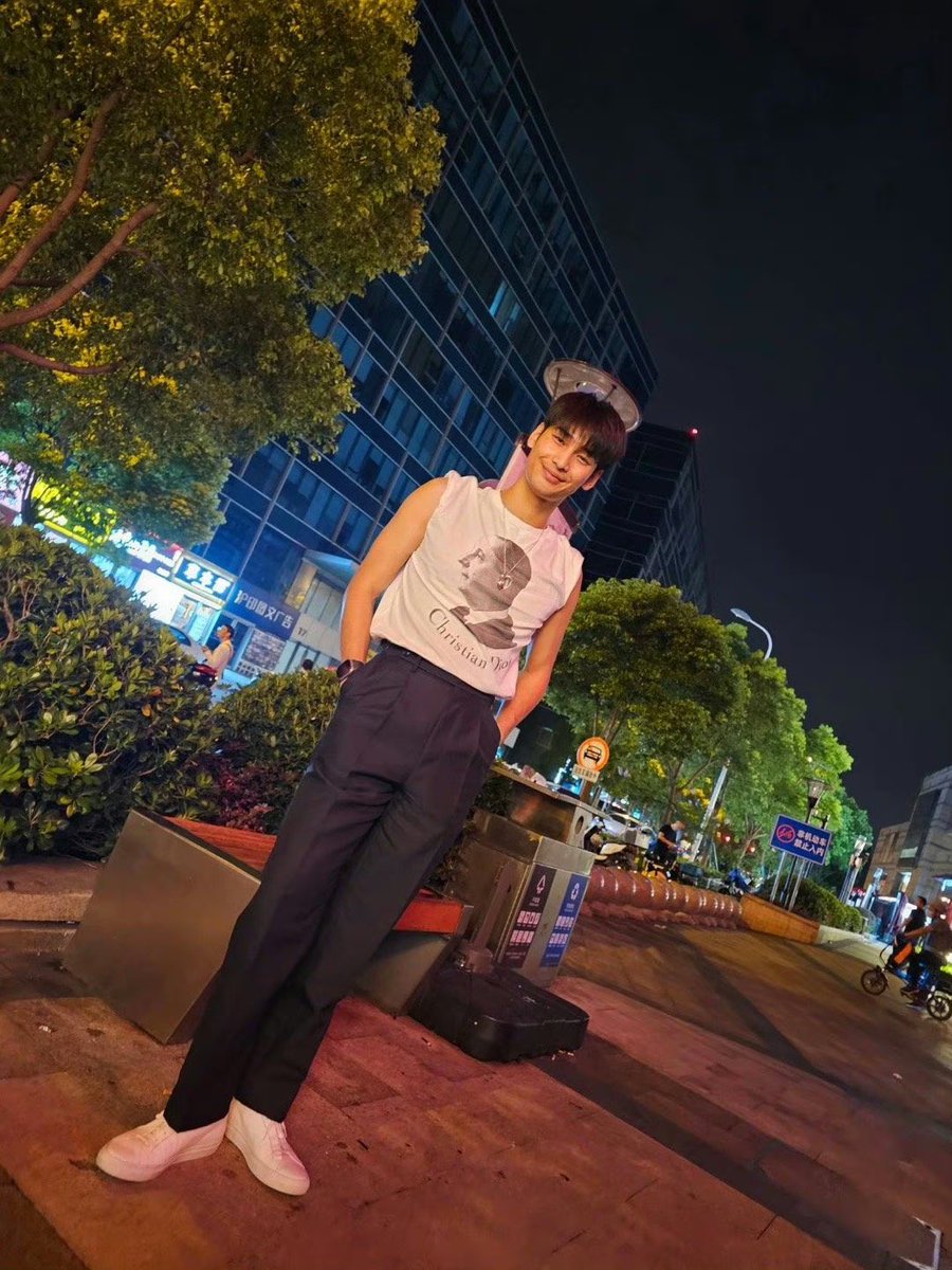 ApoNattawinofc's tweet photo. ฉ่ำๆ มื้อค่ำวันแรกที่เซี่ยงไฮ้กับน้องจุ้งงงง 

เอ็นจอยนร้าาา ☺️ @Nnattawin1 
#Nnattawin #apocolleagues 
Weibo : Aponattawin1 update >> https://t.co/aAqDaFV2jF https://t.co/JZomhVbpCJ