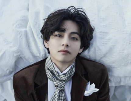 naver_taehyung's tweet photo. [INFO] Kmedia reports that V's solo album will be released in Q3! 

"According to multiple officials, V is accelerating his work with the goal of releasing a solo album in the third quarter of this year. It is known that V has been steadily working on an album since last year.

Even within BTS, which is famous for its ability, V is famous for his deep bass, unique voice, innate sense of rhythm, and unique dance lines created by controlling dynamics. He is also the first Korean solo artist to top the US Billboard Digital Song Sales chart with three solo songs, including "Stigma," "Singularity," and "Inner Child." In particular, with "Christmas Tree" released in 2022, it ranked 79th on Billboard's main single chart "Hot 100," proving its global influence. Even on social media, it has a powerful ripple power, setting a record of exceeding 60 million followers in the shortest period worldwide. In the 'Most Popular K-Pop Idol' selected by various foreign media, they are always holding the number one spot"

[Note this Exclusive news is the first time kmedia has released a focused article about Taehyung's solo. It puts Tae's debut in September this year!]