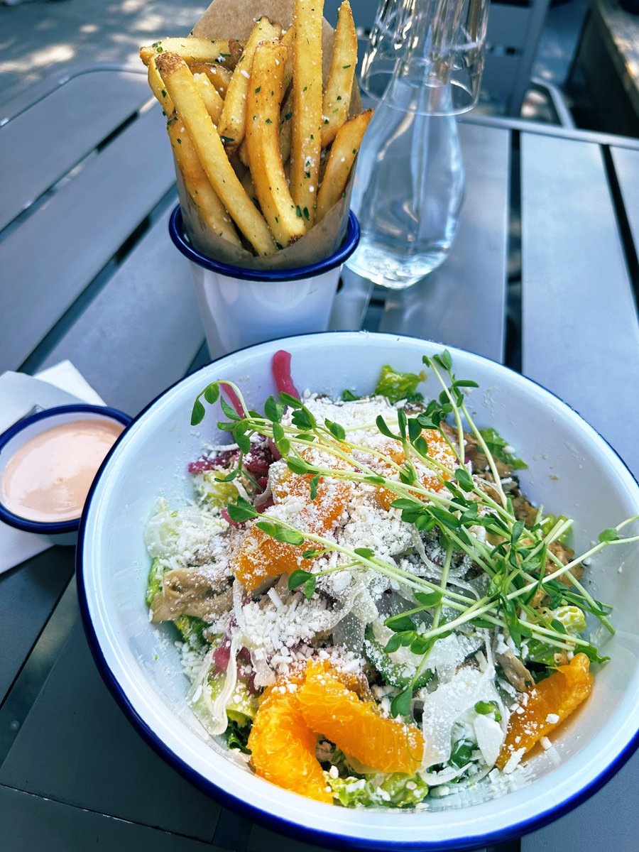 Green chicken salad with granch dressing from Sovula in San Francisco is my old-new favorite. 😋👌
#souvla #sanfrancisco #salad #chickensalad #orange #fennel #granch #souvlasf #peashoots #mizithra #cheese #fries #garlic #greekfood #greek #harissa #greekyogurt #pickledonion #onion