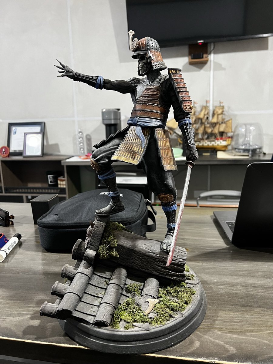 Ali Carrera tweet media