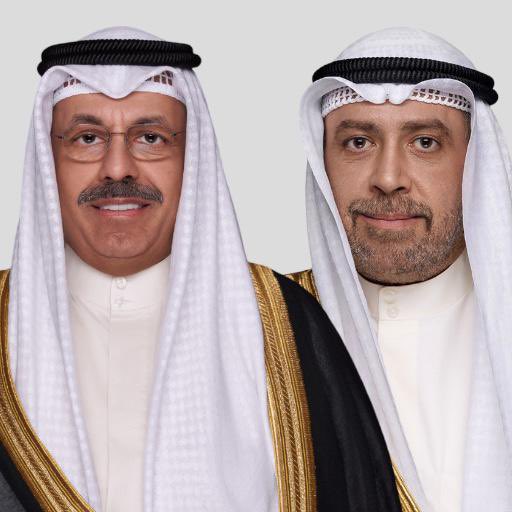 seyasie's tweet photo. سمعت معلومة (غير مؤكدة) عن نية تقديم استجواب لرئيس الحكومة، وإذا صحت المعلومة أقول أن الاستجواب وإن كان أمر لا نتمناه لأننا تعبنا ونبحث عن استقرار وانجاز وندعم حكومة النواف لأننا لمسنا صدق نواياه، لكن يبدو أن صدق النوايا لا ينفع مع إدارة الدولة.

صمت واضح، وتقصير فاضح، وتعشمنا خير بدخول أحمد الفهد كنائب لرئيس الحكومة باعتباره يملك الخبرة والمعرفة السياسية والدبلوماسية، لكن يبدو أنه لا الرئيس ولا نائبه لديهم فكرة أو مشروع يمتصون فيه على الأقل غضب الشارع والنواب وملاحظاتهم بتقديم برنامج حكومي حقيقي.

أرجوكم وأقولها بحرقة، تداركوا أنفسكم لأجل استقرار الدولة لأننا تعبنا ومن الآخر مصختوها، لأن أي استجواب سيقدم لكم سيكون مبررًا، ولن تجدوا مَن يدافع عنكم سوى المستفيد أو الساذج.