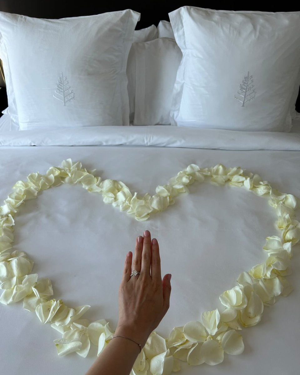 When you #ExperienceEmbarcadero, love starts here. Whether you're saying "yes" to forever, or celebrating the next chapter, we're here to help make each moment count. #WeddingWednesday

📸: #FSEmbarcadero guest, amellegra (IG)